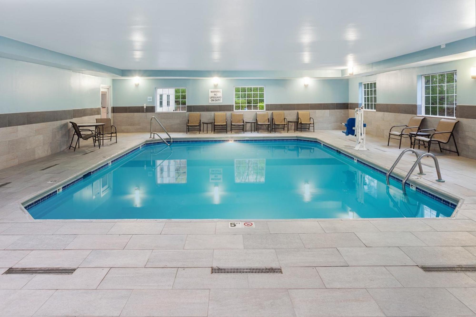 Holiday Inn Express & Suites Carmel North - Westfield By Ihg Екстер'єр фото