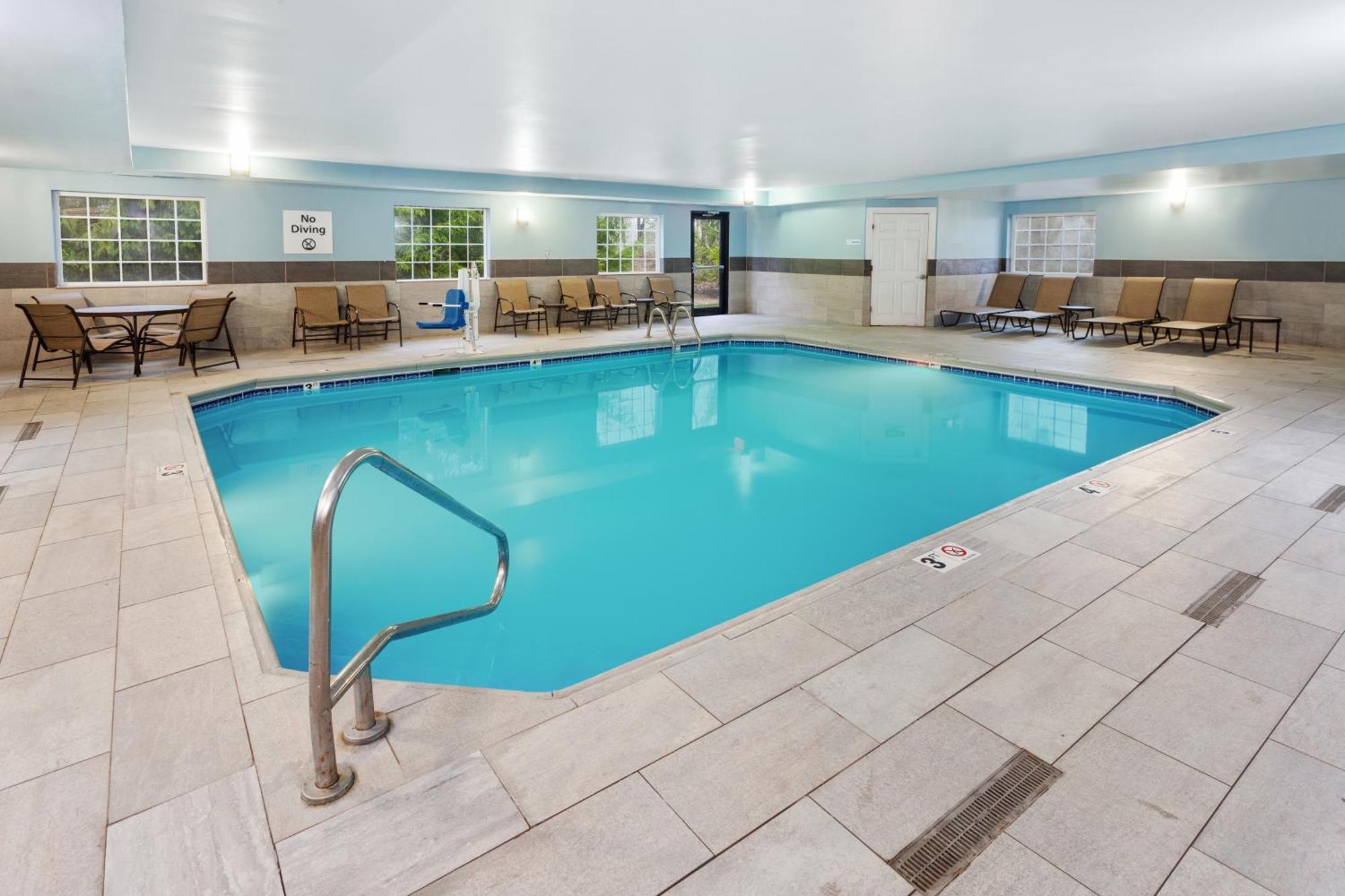 Holiday Inn Express & Suites Carmel North - Westfield By Ihg Екстер'єр фото
